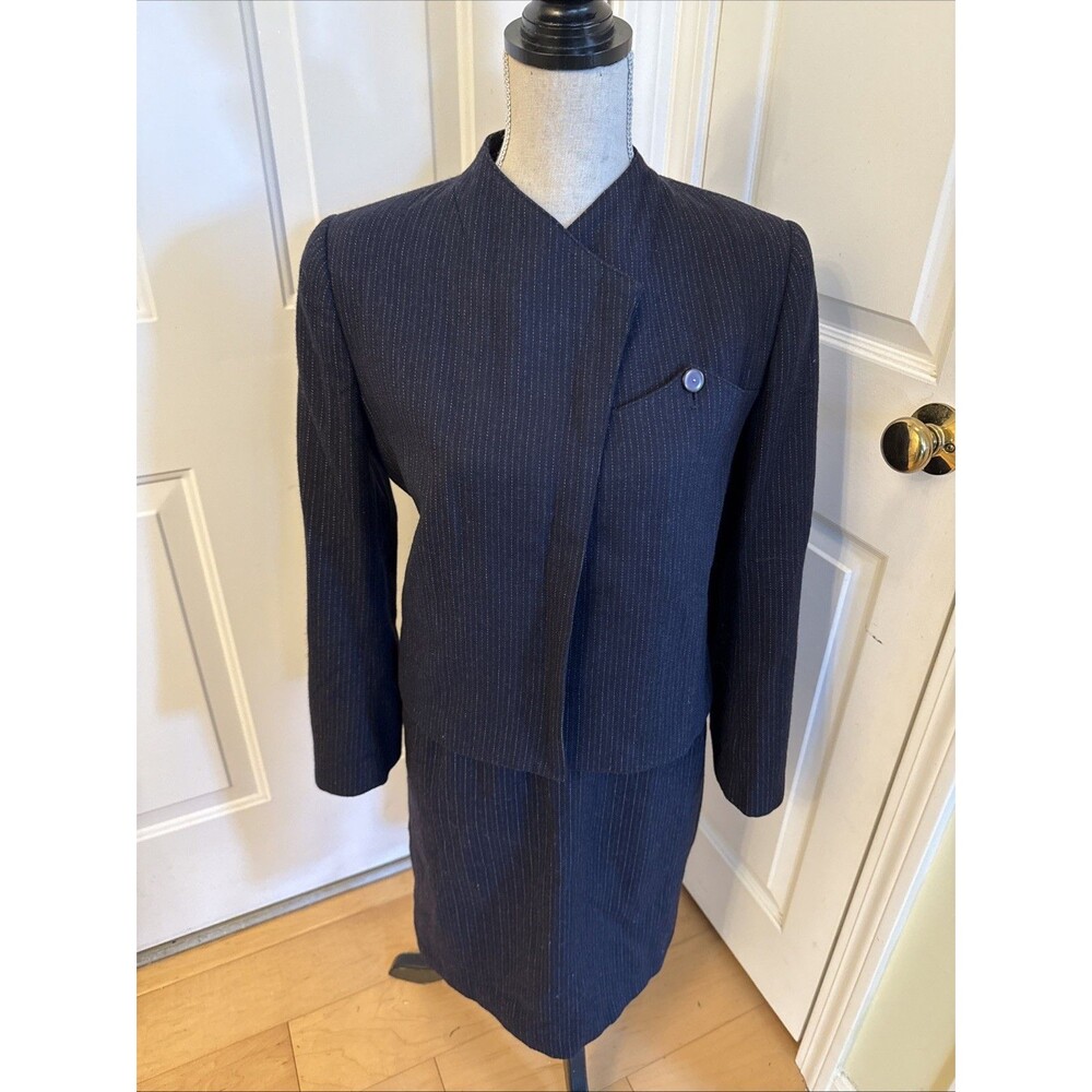 VINTAGE VIBES Jordache 80’s Vintage Navy Pinstripe Skirt Suit Women’s Size 8